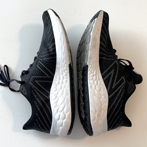 New Balance Fresh Foam More women size 12 Shoes Sneakers Black - Picture 2 of 4